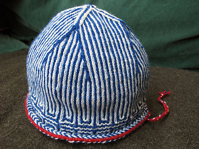 Hannele - Mittens and hat in two-colour Twined Knitting