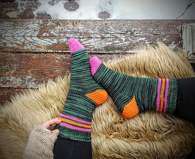 DK Standard Socks Cuff Down