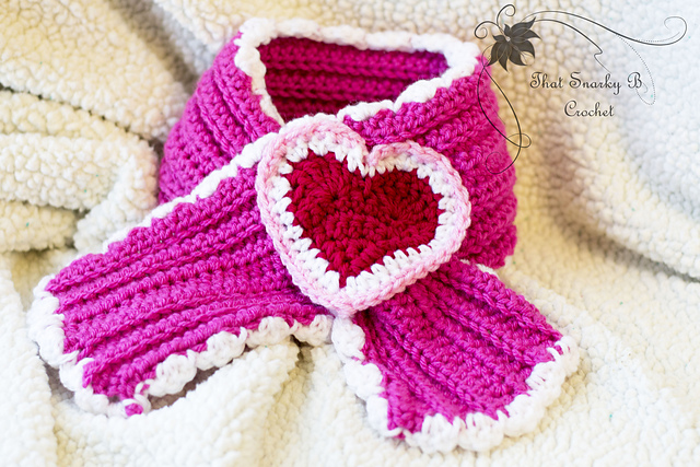 Valentine Sweetheart Button Hole Cowl