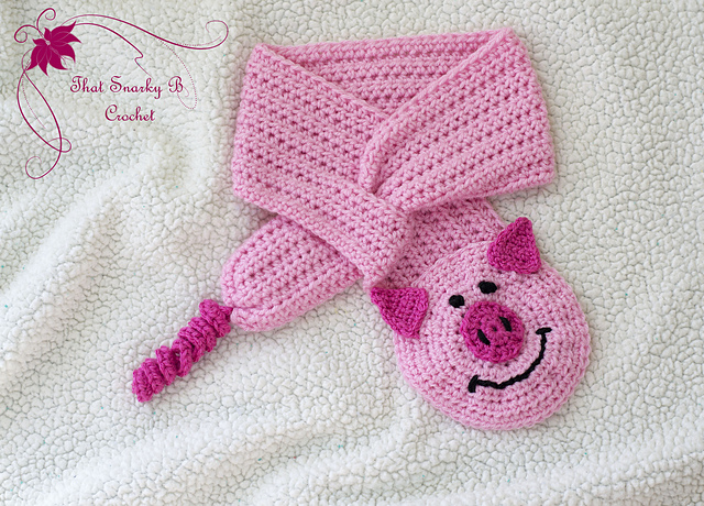 Posh Piggy Button Hole Cowl