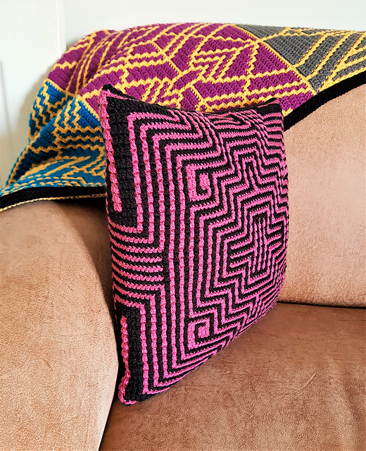Deco Illusion Cushion
