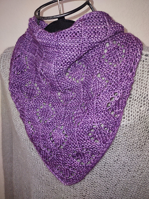 Diamond Kerchief Cowl