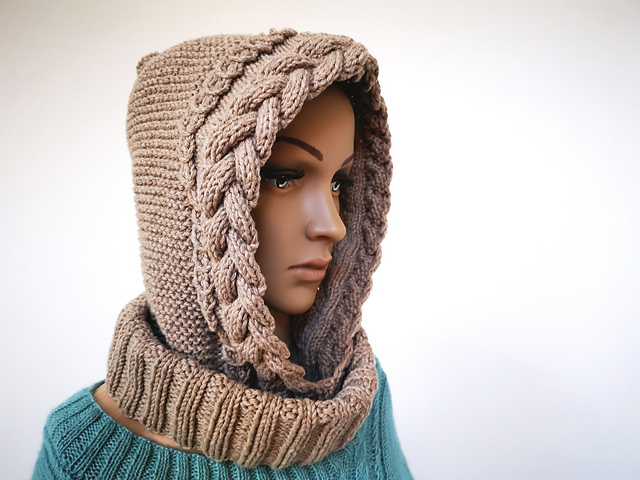 Ravelry: Hooded cable cowl Charlie pattern by Carolina Speek