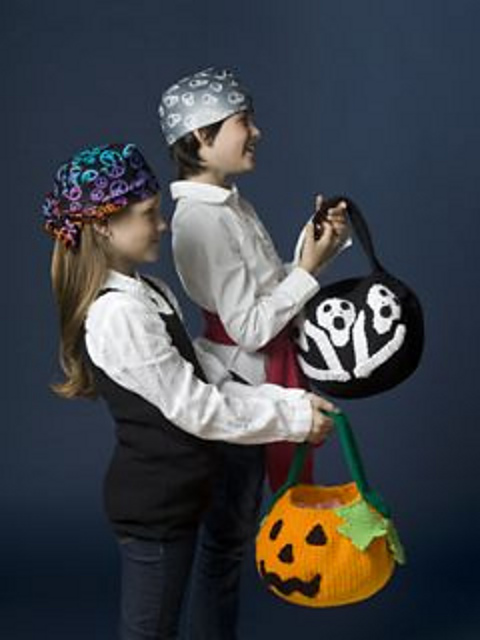 Screamin' Skulls Trick-or-Treat Bag
