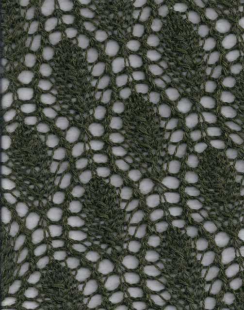 Trellis-Framed Leaf Pattern