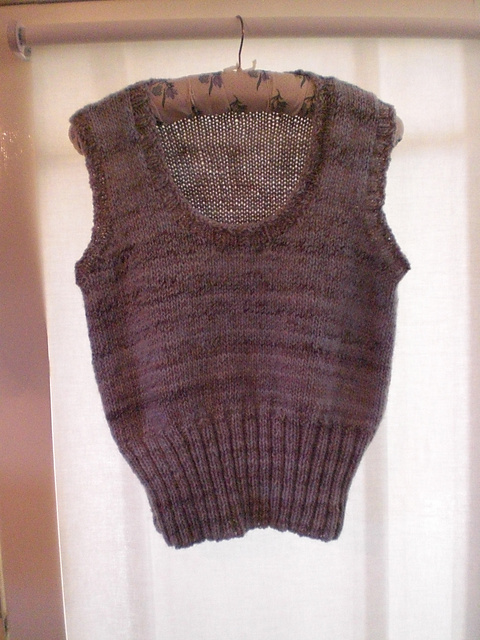 Round and V-neck Tank Tops/Vests