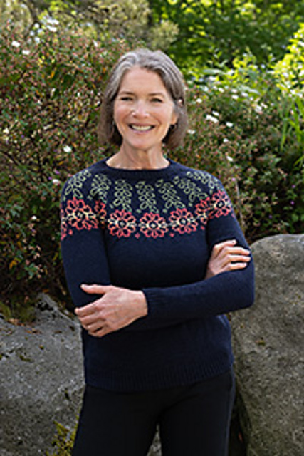 Blooming Yoke Pullover