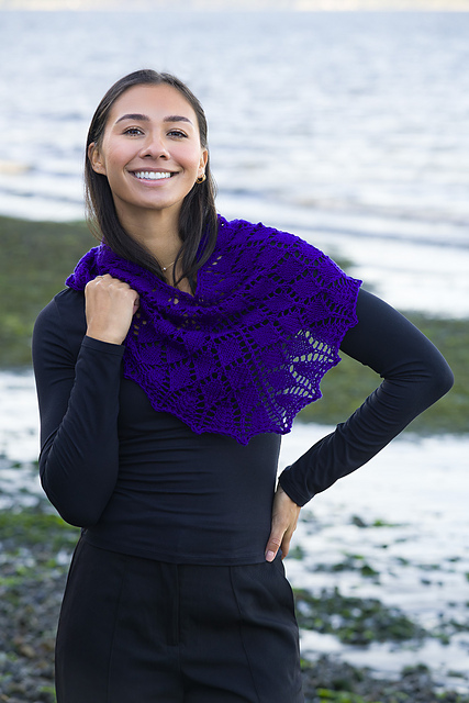Elizabeth’s Diamonds Shawlette