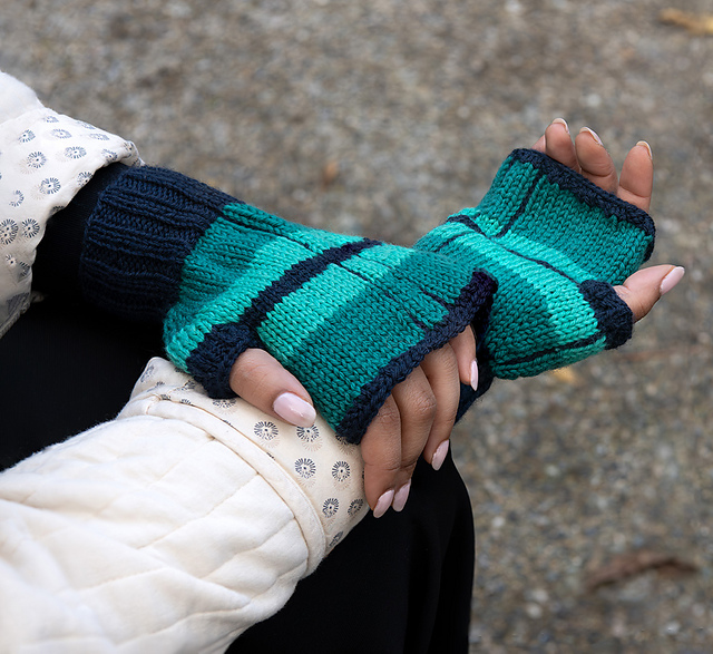 Mega-Plaid Mitts