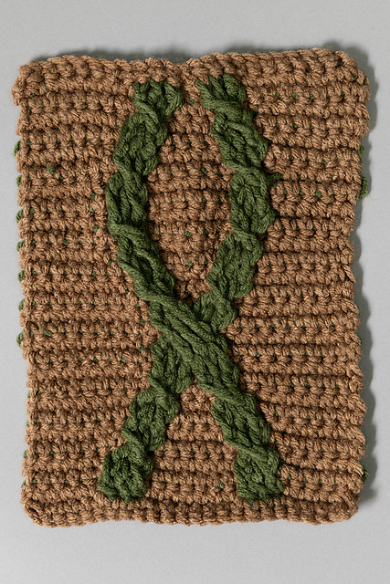Meandering Cables Blanket Block