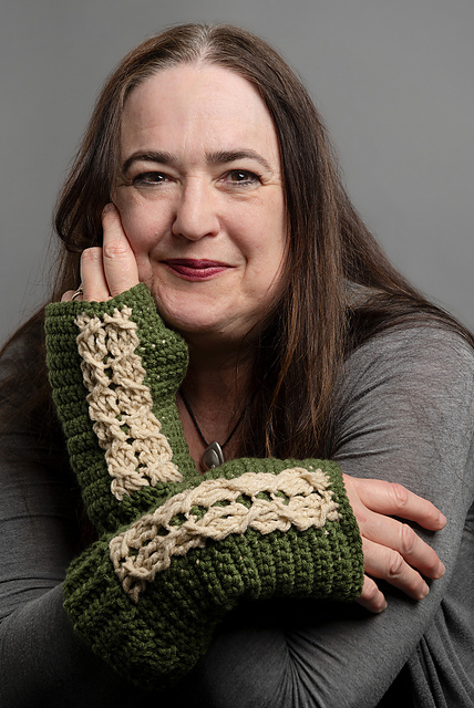 Mirrored Cables  Fingerless Gloves