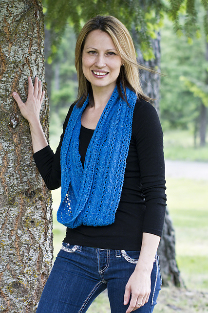 Cable & Eyelet Cowl