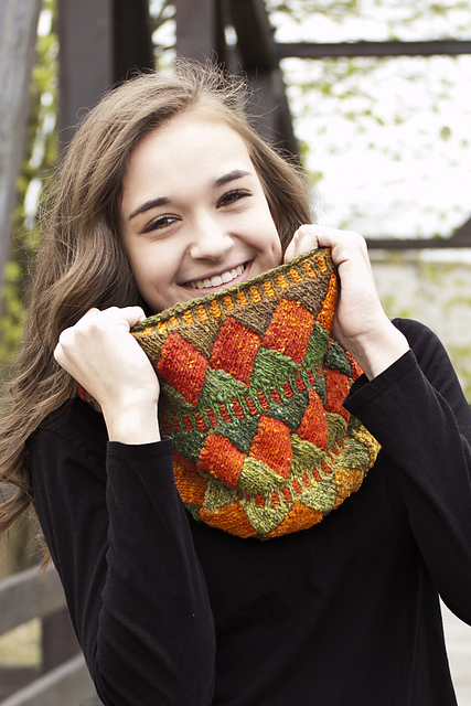 Dancing Entrelac Cowl