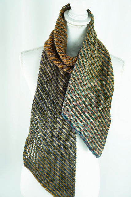 Inclination Stripes Scarf