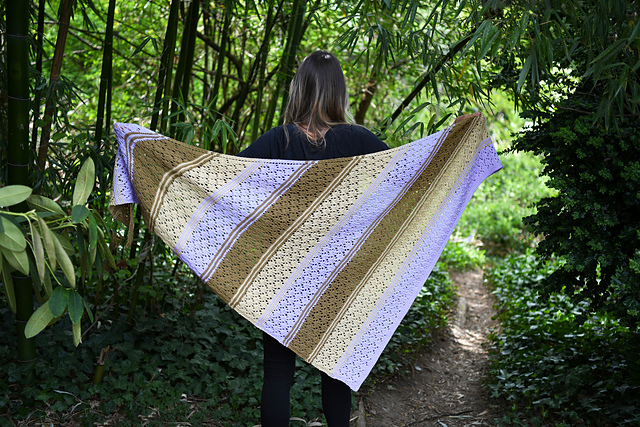 Three Irises Shawl