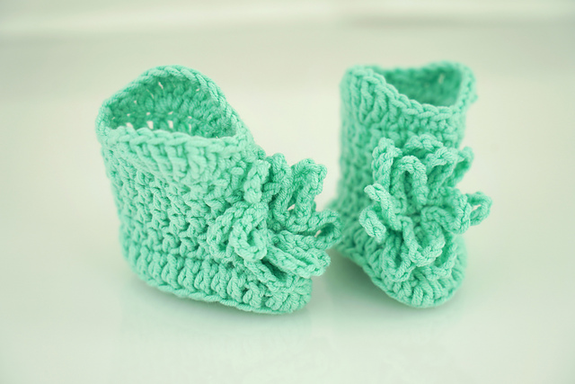 Pompom Baby Boots