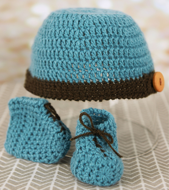 Bitsy Beanie & Boots