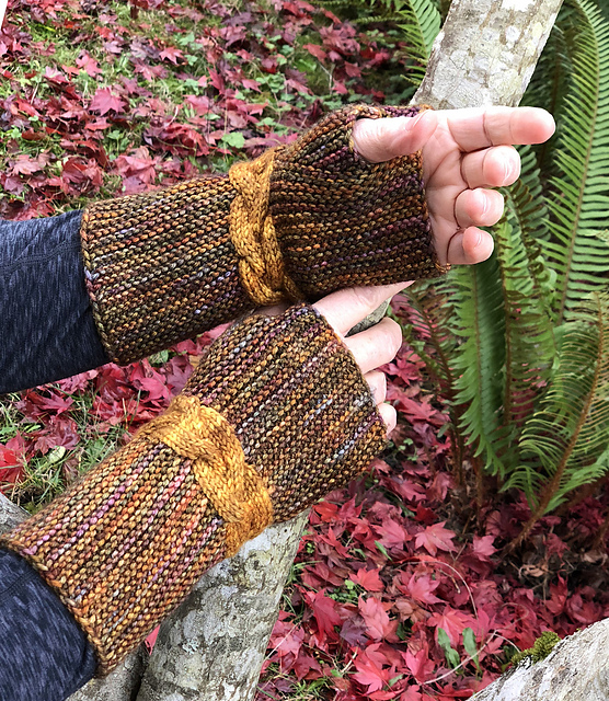 Golden Braid Mitts