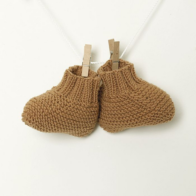 Babies Easy-Knit Baby Booties