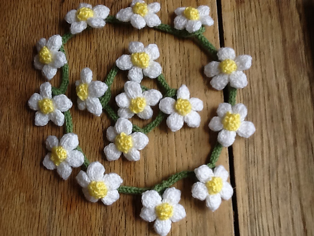 Daisy chain that never wilts