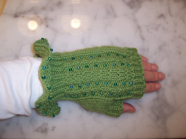 Fluffy Ruffles Beaded Fingerless Gloves