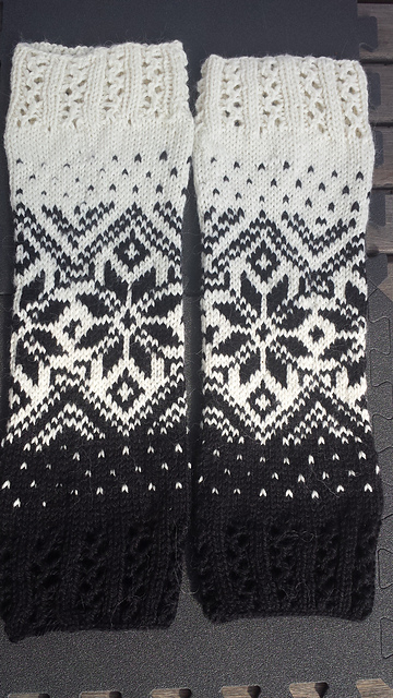 Beinstulpen mit Sternen