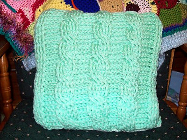 Easy, Chunky Cabled Cushion Cover