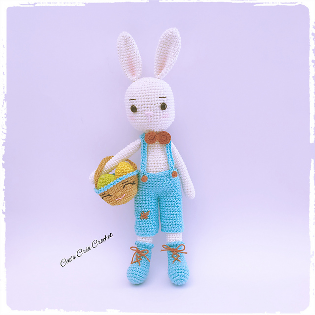 Lapin de printemps en salopette