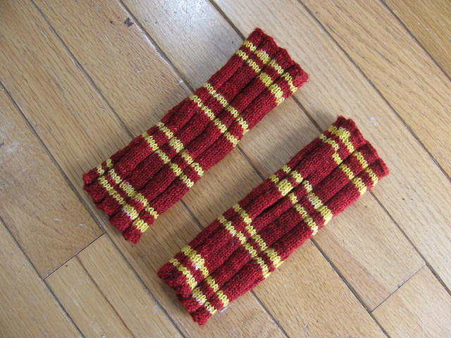 HP House Wrist Warmers