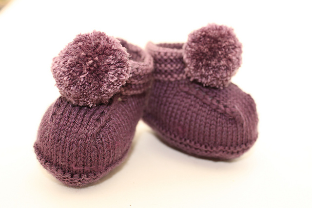5713 Baby's Booties