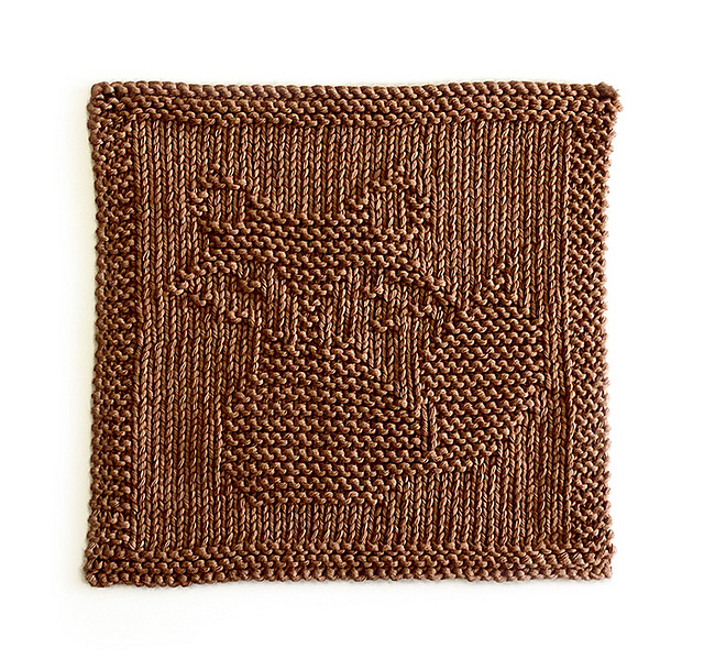 Ravelry: Seated Fox pattern by Cecilia Fameli