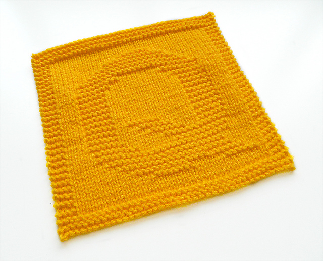 Alphabet Dishcloth: Q