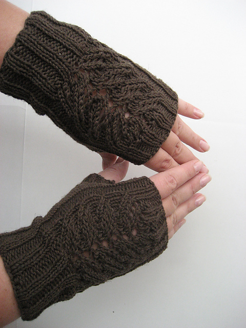 #411 Kathy's Fingerless Gloves