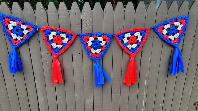 Patriotic Plarn Banner
