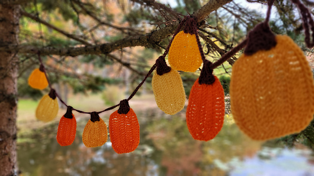 Pumpkin Garland