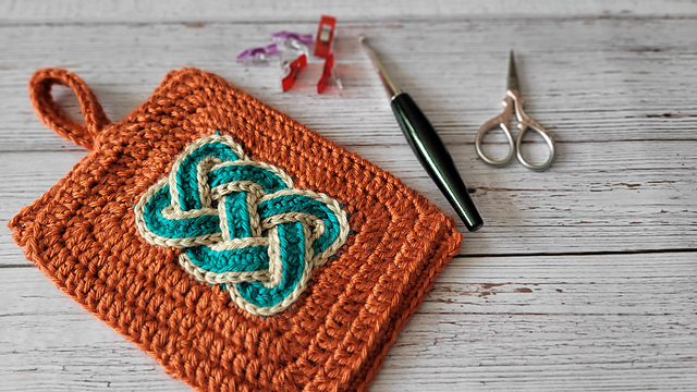 Celtic Knot Zipper Pouch