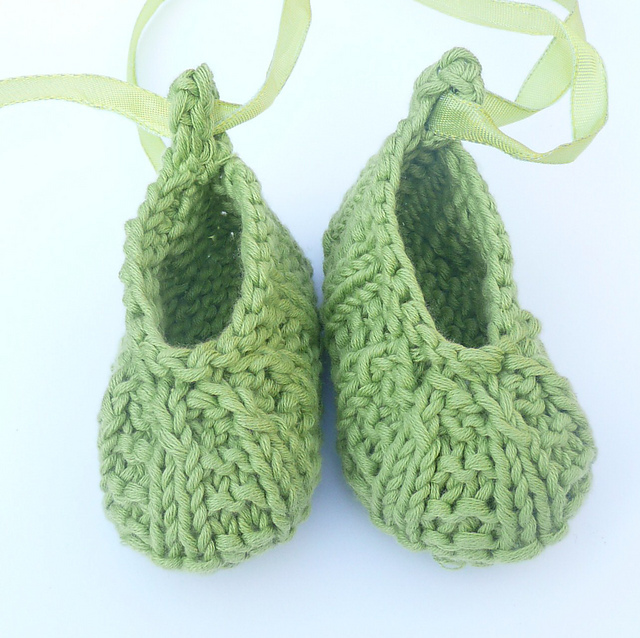 Simple Seamless Baby Ribbon Tie Shoes