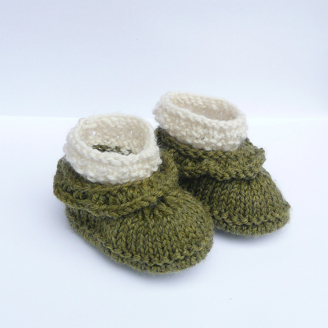 Simple Seamless Baby Ruffle Boots