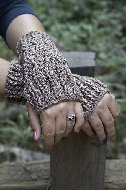 Knotty Pine Fingerless Gloves