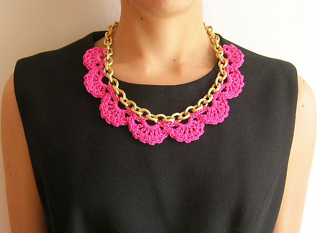 Crochet necklace with chain
