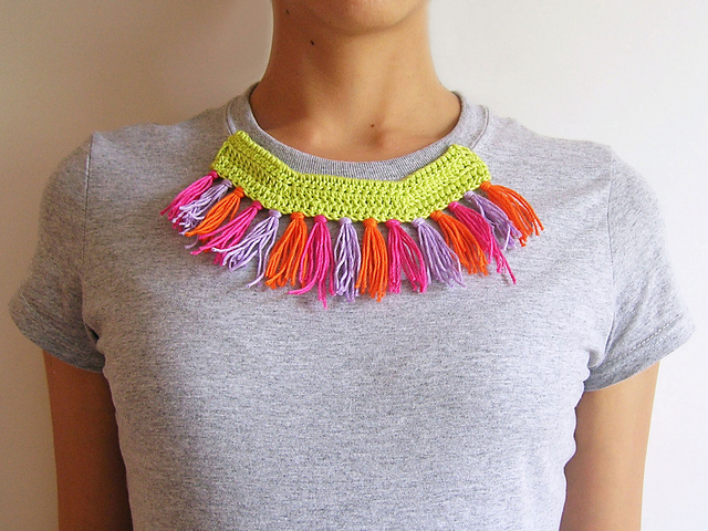 Crochet applique with fringes