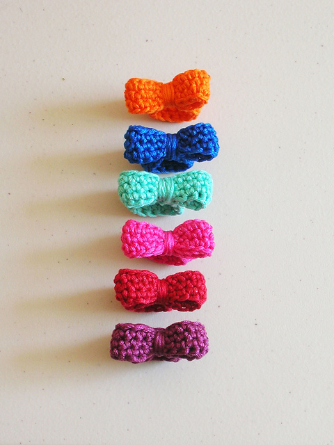 Crochet bow ring