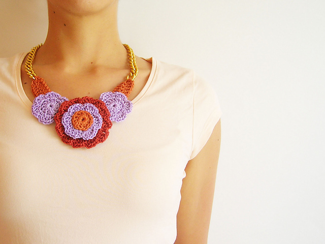 Crochet flower necklace #2