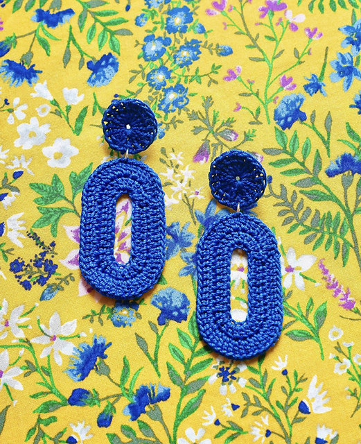 Small Oval Earrings