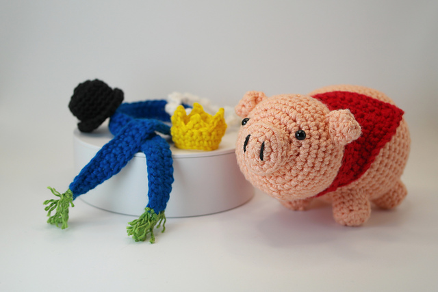 Piggy Dress Up Party