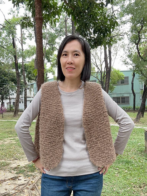 Ravelry: Poodle vest pattern by Charlotte Tung