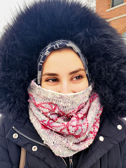 Paper Hearts Cowl