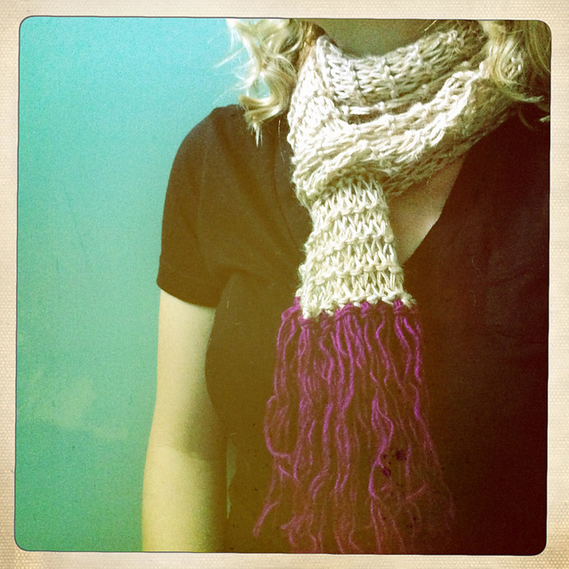 Super Easy Anthro Contrast Scarf