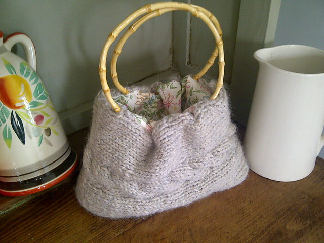 Simple Cable Blossom Bag