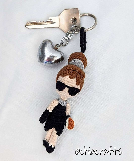 Audrey Hepburn keychain amigurumi